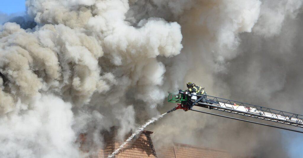 Combattre, Fuir, Geler ou Plaquer : Nos Réactions Face aux Menaces optimisez la sécurité de votre entreprise avec une stratégie de threat response efficace : détection, analyse et neutralisation rapide des menaces informatiques pour protéger vos données sensibles.