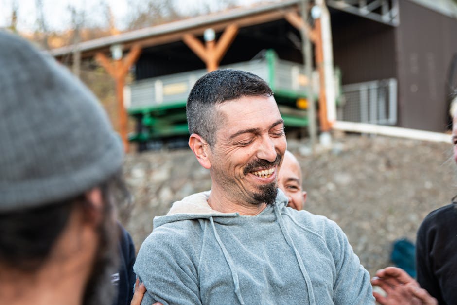Groupe de personnes souriantes lors d’un événement communautaire